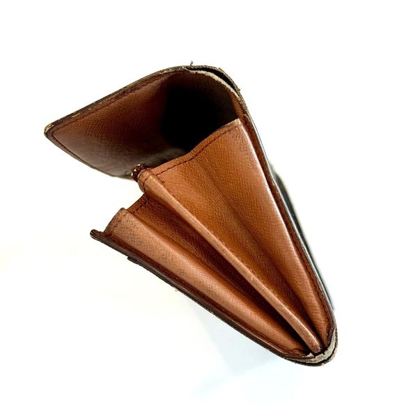 Louis Vuitton Monogram Long Bi-Fold Wallet - Picture 11 of 12